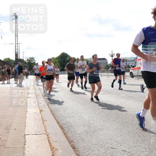 29.06.2025 - hella hamburg halbmarathon Lena Gebhardt http://msf.ph/oto/8381113 29.06.2025 10:02:42 Lombardsbrücke 8003, 1583, 2819, 9986, 11515, 4066, 1128, 1254, 1702, 1733, 2142, 2322, 2323, 2685, 2712, 2819, 3225, 3630, 3780, 3919, 3976, 4066, 4204, 4613, 4665, 4904, 5734, 5763, 6295, 6708, 6752, 6815, 6860, 6997, 7049, 7323, 7869, 7888, 8003, 8364, 8481, 8483, 8614, 8624, 8662, 8749, 9006, 9020, 9021, 9131, 9156, 9353, 9554, 9986, 10128, 10295, 10539, 10866, 11191, 11250, 11515, 11554, 11670, 11702, 11782, 11871, 11935, 11968, 12908, 14224 meine-sportfotos.de