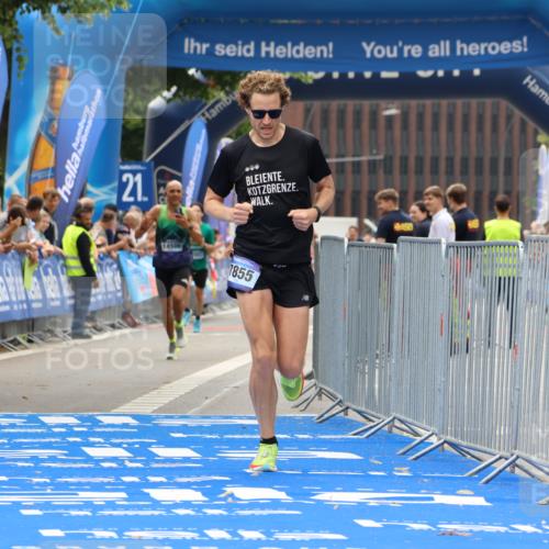 29.06.2025 - hella hamburg halbmarathon Strokosch-Dieckow http://msf.ph/oto/8381134 29.06.2025 10:24:26 Ziel 7855, 18695 meine-sportfotos.de