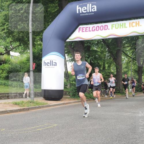 29.06.2025 - hella hamburg halbmarathon KatJ http://msf.ph/oto/8381140 29.06.2025 10:25:13 Zwischen KM18-KM19  meine-sportfotos.de