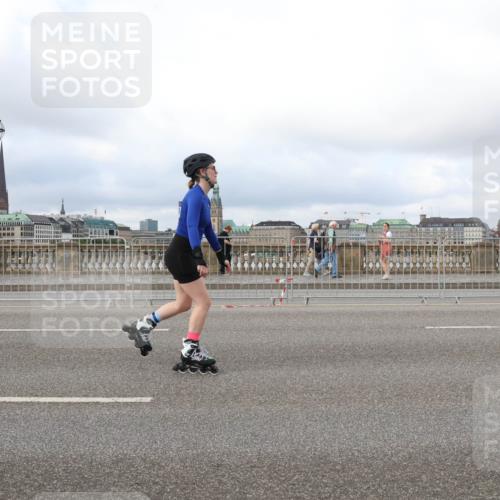 29.06.2025 - hella hamburg halbmarathon Lena Gebhardt http://msf.ph/oto/8381151 29.06.2025 09:15:10 Lombardsbrücke  meine-sportfotos.de