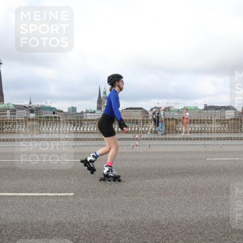 29.06.2025 - hella hamburg halbmarathon Lena Gebhardt http://msf.ph/oto/8381201 29.06.2025 09:15:10 Lombardsbrücke  meine-sportfotos.de