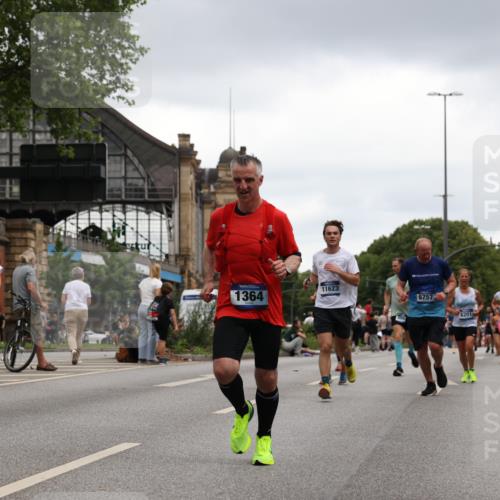 29.06.2025 - hella hamburg halbmarathon Yannick Fuchs http://msf.ph/oto/8381240 29.06.2025 10:54:51 20KM 1188, 1364, 1414, 1453, 1653, 2322, 2323, 2661, 3698, 5602, 5603, 6033, 6201, 6487, 6708, 6754, 6757, 6921, 7006, 7065, 7306, 7636, 7759, 7761, 8421, 8422, 8662, 8923, 9020, 9021, 9984, 10534, 11623, 11702, 11782, 12491, 13459, 13516, 13589, 15269, 16621, 17145, 17226, 17899, 17951, 17952, 18133, 18757, 19117, 19146, 19242 meine-sportfotos.de