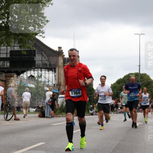 29.06.2025 - hella hamburg halbmarathon Yannick Fuchs http://msf.ph/oto/8381284 29.06.2025 10:54:51 20KM 1188, 1364, 1414, 1453, 1653, 2322, 2323, 2661, 3698, 5602, 5603, 6033, 6201, 6487, 6708, 6754, 6757, 6921, 7006, 7065, 7306, 7636, 7759, 7761, 8421, 8422, 8662, 8923, 9020, 9021, 9984, 10534, 11623, 11702, 11782, 12491, 13459, 13516, 13589, 15269, 16621, 17145, 17226, 17899, 17951, 17952, 18133, 18757, 19117, 19146, 19242 meine-sportfotos.de