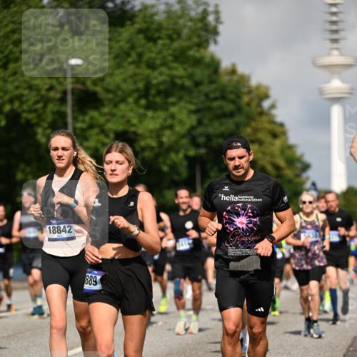 29.06.2025 - hella hamburg halbmarathon Dr. Thomas Lammeyer http://msf.ph/oto/8381291 29.06.2025 09:59:02 Kennedybrücke 1683, 1696, 1884, 2207, 2274, 2287, 2411, 2706, 2708, 3087, 3208, 3209, 3213, 3258, 3435, 3747, 3985, 4093, 4121, 4189, 4832, 4847, 4890, 5102, 5399, 5459, 5638, 5705, 5915, 6027, 6054, 6158, 6421, 6532, 6662, 6691, 6836, 6938, 7052, 7659, 8117, 8153, 8218, 8302, 8371, 8437, 8454, 8487, 8577, 8693, 8720, 8856, 8889, 8927, 9031, 9032, 9093, 9159, 9386, 9476, 9529, 9649, 9720, 9786, 9869, 9959, 10053, 10115, 10122, 10184, 10423 meine-sportfotos.de