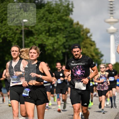 29.06.2025 - hella hamburg halbmarathon Dr. Thomas Lammeyer http://msf.ph/oto/8381304 29.06.2025 09:59:02 Kennedybrücke 1683, 1696, 1884, 2207, 2274, 2287, 2411, 2706, 2708, 3087, 3208, 3209, 3213, 3258, 3435, 3747, 3985, 4093, 4121, 4189, 4832, 4847, 4890, 5102, 5399, 5459, 5638, 5705, 5915, 6027, 6054, 6158, 6421, 6532, 6662, 6691, 6836, 6938, 7052, 7659, 8117, 8153, 8218, 8302, 8371, 8437, 8454, 8487, 8577, 8693, 8720, 8856, 8889, 8927, 9031, 9032, 9093, 9159, 9386, 9476, 9529, 9649, 9720, 9786, 9869, 9959, 10053, 10115, 10122, 10184, 10423 meine-sportfotos.de
