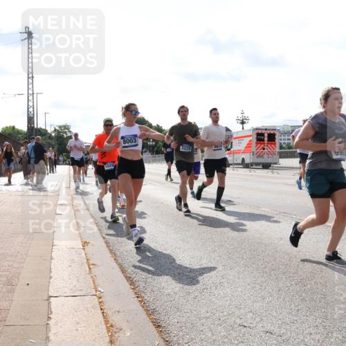 29.06.2025 - hella hamburg halbmarathon Lena Gebhardt http://msf.ph/oto/8381329 29.06.2025 10:02:43 Lombardsbrücke 1029, 8003, 3225, 2015, 112, 1128, 1254, 1482, 1702, 1733, 2142, 2322, 2323, 2685, 2712, 2819, 3225, 3630, 3780, 3919, 3976, 4066, 4204, 4613, 4665, 4904, 5734, 5763, 6295, 6708, 6752, 6815, 6860, 6997, 7049, 7323, 7869, 7888, 8003, 8364, 8481, 8483, 8614, 8624, 8662, 8749, 9006, 9020, 9021, 9131, 9554, 9986, 10128, 10295, 10539, 10866, 11191, 11250, 11515, 11670, 11702, 11782, 11871, 11935, 11968, 12908, 14224 meine-sportfotos.de