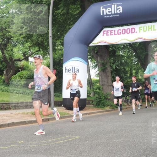 29.06.2025 - hella hamburg halbmarathon KatJ http://msf.ph/oto/8381345 29.06.2025 10:25:15 Zwischen KM18-KM19 2121, 5042, 6993 meine-sportfotos.de