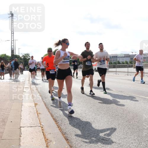 29.06.2025 - hella hamburg halbmarathon Lena Gebhardt http://msf.ph/oto/8381366 29.06.2025 10:02:44 Lombardsbrücke 1029, 8003, 3225, 2819, 1128, 1254, 1482, 1702, 1733, 2142, 2322, 2685, 2712, 2810, 2819, 3225, 3630, 3780, 3919, 3976, 4066, 4204, 4613, 4665, 4904, 5734, 5763, 6217, 6295, 6708, 6752, 6815, 6860, 6997, 7049, 7323, 7869, 7888, 8003, 8364, 8481, 8483, 8614, 8624, 8662, 8749, 9006, 9020, 9021, 9131, 9554, 9986, 10128, 10295, 10539, 10866, 11191, 11250, 11515, 11670, 11702, 11782, 11871, 11935, 11968, 12908, 14224 meine-sportfotos.de