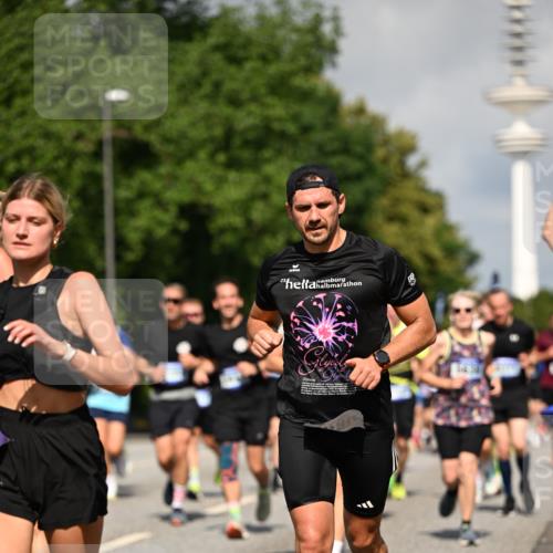 29.06.2025 - hella hamburg halbmarathon Dr. Thomas Lammeyer http://msf.ph/oto/8381410 29.06.2025 09:59:03 Kennedybrücke 1200, 1683, 1696, 1884, 2207, 2274, 2287, 2411, 2706, 2708, 3087, 3208, 3209, 3213, 3258, 3435, 3747, 3985, 4093, 4121, 4189, 4832, 4847, 4890, 5102, 5399, 5421, 5459, 5638, 5705, 5915, 6027, 6054, 6158, 6421, 6532, 6662, 6691, 6836, 6938, 7052, 7312, 7659, 8117, 8139, 8153, 8216, 8218, 8302, 8371, 8437, 8454, 8487, 8577, 8693, 8720, 8856, 8889, 8927, 8955, 9031, 9032, 9093, 9159, 9386, 9476, 9529, 9649, 9720, 9786, 9869, 9959, 10053, 10115, 10122, 10184, 10263, 10423 meine-sportfotos.de