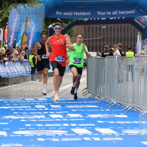 29.06.2025 - hella hamburg halbmarathon Strokosch-Dieckow http://msf.ph/oto/8381461 29.06.2025 10:24:15 Ziel 5612, 6816, 7331, 18569, 18695 meine-sportfotos.de