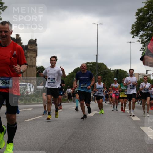 29.06.2025 - hella hamburg halbmarathon Yannick Fuchs http://msf.ph/oto/8381467 29.06.2025 10:54:52 20KM 1188, 1364, 1414, 1453, 1653, 2322, 2323, 2661, 3698, 5602, 5603, 5775, 6033, 6201, 6487, 6708, 6754, 6757, 6921, 7006, 7065, 7306, 7636, 7759, 7761, 8421, 8662, 8923, 9020, 9021, 9984, 10534, 11623, 11702, 11782, 12491, 13459, 13516, 13589, 15269, 16621, 17145, 17226, 17951, 17952, 18133, 18757, 19117, 19146, 19242 meine-sportfotos.de