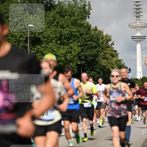 29.06.2025 - hella hamburg halbmarathon Dr. Thomas Lammeyer http://msf.ph/oto/8381538 29.06.2025 09:59:04 Kennedybrücke 1200, 1683, 1696, 1884, 2207, 2274, 2287, 2411, 2706, 2708, 3087, 3208, 3209, 3213, 3258, 3435, 3747, 3985, 4093, 4121, 4189, 4345, 4847, 4890, 5102, 5399, 5421, 5459, 5638, 5705, 5915, 6027, 6054, 6158, 6421, 6532, 6662, 6691, 6836, 6938, 7052, 7312, 7659, 8139, 8153, 8205, 8216, 8218, 8302, 8371, 8437, 8454, 8487, 8577, 8693, 8720, 8856, 8889, 8927, 8955, 9031, 9032, 9093, 9159, 9386, 9476, 9529, 9649, 9720, 9786, 9869, 9959, 10053, 10115, 10122, 10184, 10263, 10423 meine-sportfotos.de