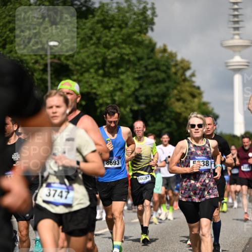 29.06.2025 - hella hamburg halbmarathon Dr. Thomas Lammeyer http://msf.ph/oto/8381559 29.06.2025 09:59:05 Kennedybrücke 1200, 1683, 1696, 1884, 2207, 2274, 2287, 2411, 2706, 2708, 3087, 3208, 3209, 3213, 3258, 3435, 3747, 3985, 4093, 4121, 4189, 4345, 4847, 4890, 5102, 5399, 5421, 5459, 5638, 5915, 6027, 6054, 6158, 6421, 6532, 6662, 6691, 6836, 6938, 7052, 7312, 7659, 8139, 8153, 8205, 8216, 8218, 8302, 8371, 8437, 8454, 8487, 8577, 8693, 8720, 8856, 8889, 8899, 8927, 8955, 9031, 9032, 9093, 9159, 9386, 9476, 9529, 9649, 9720, 9786, 9869, 9959, 10053, 10115, 10184, 10263, 10423 meine-sportfotos.de