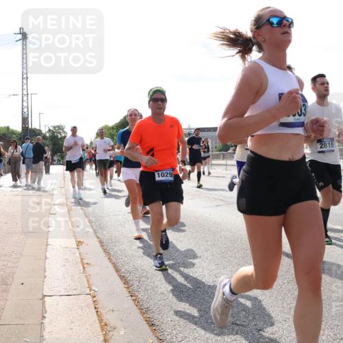29.06.2025 - hella hamburg halbmarathon Lena Gebhardt http://msf.ph/oto/8381593 29.06.2025 10:02:45 Lombardsbrücke 1029, 03, 2819, 19173, 1128, 1254, 1482, 1702, 1733, 2142, 2685, 2712, 2810, 2819, 3225, 3630, 3780, 3919, 3976, 4066, 4204, 4613, 4665, 4904, 5734, 5763, 6217, 6295, 6708, 6752, 6815, 6860, 6997, 7049, 7323, 7869, 7888, 8003, 8364, 8481, 8483, 8614, 8624, 8662, 8749, 9006, 9020, 9021, 9131, 9554, 9986, 10128, 10295, 10539, 10866, 11191, 11250, 11515, 11670, 11702, 11782, 11935, 11968, 12422, 12908, 14224 meine-sportfotos.de