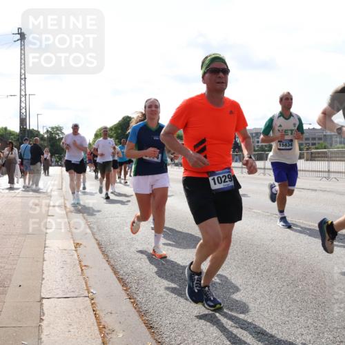 29.06.2025 - hella hamburg halbmarathon Lena Gebhardt http://msf.ph/oto/8381659 29.06.2025 10:02:45 Lombardsbrücke 1029, 15834, 3225, 1128, 1254, 1482, 1702, 1733, 2142, 2685, 2712, 2810, 2819, 3225, 3630, 3780, 3919, 3976, 4066, 4204, 4613, 4665, 4904, 5734, 5763, 6217, 6295, 6708, 6752, 6815, 6860, 6997, 7049, 7323, 7869, 7888, 8003, 8364, 8481, 8483, 8614, 8624, 8662, 8749, 9006, 9020, 9021, 9131, 9554, 9986, 10128, 10295, 10539, 10866, 11191, 11250, 11515, 11670, 11702, 11782, 11935, 11968, 12422, 12908, 14224 meine-sportfotos.de