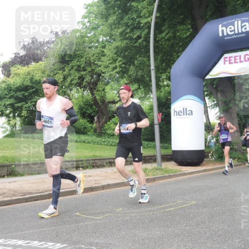 29.06.2025 - hella hamburg halbmarathon KatJ http://msf.ph/oto/8381672 29.06.2025 10:25:18 Zwischen KM18-KM19 2121, 2399, 5042, 6993 meine-sportfotos.de