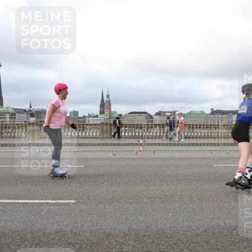 29.06.2025 - hella hamburg halbmarathon Lena Gebhardt http://msf.ph/oto/8381718 29.06.2025 09:15:11 Lombardsbrücke 20533 meine-sportfotos.de
