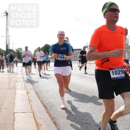 29.06.2025 - hella hamburg halbmarathon Lena Gebhardt http://msf.ph/oto/8381723 29.06.2025 10:02:45 Lombardsbrücke 8364, 1029, 1128, 1254, 1482, 1702, 1733, 2142, 2685, 2712, 2810, 2819, 3225, 3630, 3780, 3919, 3976, 4066, 4204, 4613, 4665, 4904, 5734, 5763, 6217, 6295, 6708, 6752, 6815, 6860, 6997, 7049, 7323, 7869, 7888, 8003, 8364, 8481, 8483, 8614, 8624, 8662, 8749, 9006, 9020, 9021, 9131, 9554, 9986, 10128, 10295, 10539, 10866, 11191, 11250, 11515, 11670, 11702, 11782, 11935, 11968, 12422, 12908, 14224 meine-sportfotos.de