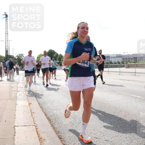29.06.2025 - hella hamburg halbmarathon Lena Gebhardt http://msf.ph/oto/8381753 29.06.2025 10:02:46 Lombardsbrücke 15834, 364, 1128, 1254, 1482, 1702, 1733, 2142, 2685, 2712, 2810, 2819, 3225, 3630, 3780, 3919, 3976, 4066, 4204, 4613, 4665, 4904, 5734, 6217, 6295, 6708, 6752, 6815, 6860, 6997, 7049, 7323, 7869, 7888, 8003, 8364, 8481, 8483, 8614, 8624, 8662, 8749, 9006, 9020, 9021, 9131, 9554, 9986, 10128, 10295, 10539, 10866, 11191, 11250, 11515, 11670, 11702, 11782, 11935, 11968, 12422, 12908, 14224 meine-sportfotos.de