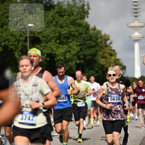 29.06.2025 - hella hamburg halbmarathon Dr. Thomas Lammeyer http://msf.ph/oto/8381810 29.06.2025 09:59:05 Kennedybrücke 1200, 1683, 1696, 1884, 2207, 2274, 2287, 2411, 2706, 2708, 3087, 3208, 3209, 3213, 3258, 3435, 3747, 3985, 4093, 4121, 4189, 4345, 4847, 4890, 5102, 5399, 5421, 5459, 5638, 5915, 6027, 6054, 6158, 6421, 6532, 6662, 6691, 6836, 6938, 7052, 7312, 7659, 8139, 8153, 8205, 8216, 8218, 8302, 8371, 8437, 8454, 8487, 8577, 8693, 8720, 8856, 8889, 8899, 8927, 8955, 9031, 9032, 9093, 9159, 9386, 9476, 9529, 9649, 9720, 9786, 9869, 9959, 10053, 10115, 10184, 10263, 10423 meine-sportfotos.de