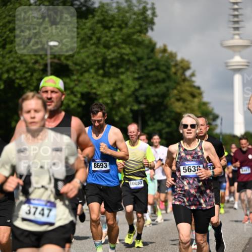 29.06.2025 - hella hamburg halbmarathon Dr. Thomas Lammeyer http://msf.ph/oto/8381831 29.06.2025 09:59:05 Kennedybrücke 1200, 1683, 1696, 1884, 2207, 2274, 2287, 2411, 2706, 2708, 3087, 3208, 3209, 3213, 3258, 3435, 3747, 3985, 4093, 4121, 4189, 4345, 4847, 4890, 5102, 5399, 5421, 5459, 5638, 5915, 6027, 6054, 6158, 6421, 6532, 6662, 6691, 6836, 6938, 7052, 7312, 7659, 8139, 8153, 8205, 8216, 8218, 8302, 8371, 8437, 8454, 8487, 8577, 8693, 8720, 8856, 8889, 8899, 8927, 8955, 9031, 9032, 9093, 9159, 9386, 9476, 9529, 9649, 9720, 9786, 9869, 9959, 10053, 10115, 10184, 10263, 10423 meine-sportfotos.de