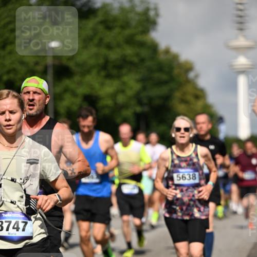 29.06.2025 - hella hamburg halbmarathon Dr. Thomas Lammeyer http://msf.ph/oto/8381858 29.06.2025 09:59:05 Kennedybrücke 1200, 1683, 1696, 1884, 2207, 2274, 2287, 2411, 2706, 2708, 3087, 3208, 3209, 3213, 3258, 3435, 3747, 3985, 4093, 4121, 4189, 4345, 4847, 4890, 5102, 5399, 5421, 5459, 5638, 5915, 6027, 6054, 6158, 6421, 6532, 6662, 6691, 6836, 6938, 7052, 7312, 7659, 8139, 8153, 8205, 8216, 8218, 8302, 8371, 8437, 8454, 8487, 8577, 8693, 8720, 8856, 8889, 8899, 8927, 8955, 9031, 9032, 9093, 9159, 9386, 9476, 9529, 9649, 9720, 9786, 9869, 9959, 10053, 10115, 10184, 10263, 10423 meine-sportfotos.de
