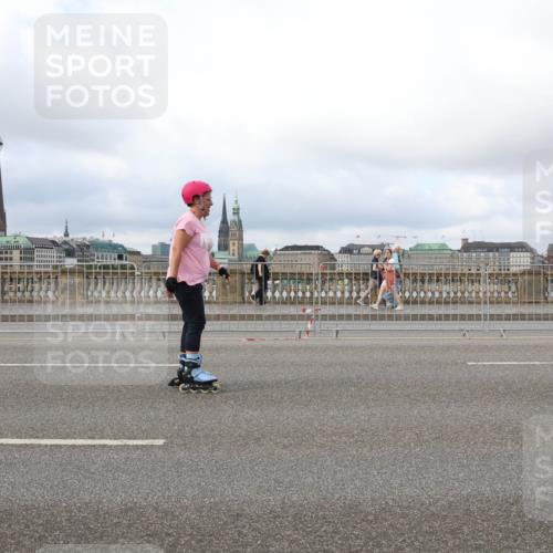 29.06.2025 - hella hamburg halbmarathon Lena Gebhardt http://msf.ph/oto/8381866 29.06.2025 09:15:11 Lombardsbrücke 20533 meine-sportfotos.de