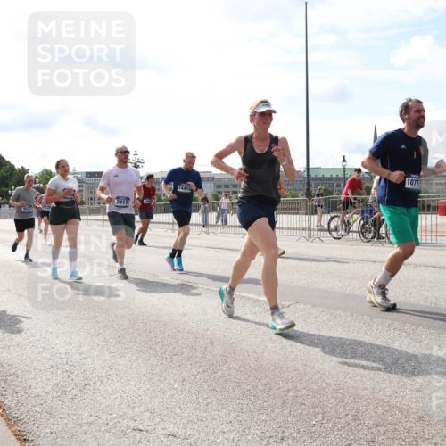 29.06.2025 - hella hamburg halbmarathon Lena Gebhardt http://msf.ph/oto/8381879 29.06.2025 10:15:35 Lombardsbrücke 3417, 1093, 16041, 9657, 14413, 1077, 1296, 1440, 1524, 1745, 2110, 2281, 2720, 2989, 3417, 3513, 3650, 4007, 4466, 4492, 4494, 5069, 5271, 5739, 5986, 6317, 6376, 6576, 7452, 7809, 7810, 7941, 7942, 8237, 8256, 9192, 9307, 9423, 9657, 9847, 9975, 9997, 10108, 10608, 10775, 10858, 12457, 12469, 12521, 13179, 13197, 13453, 13500, 13818, 13951, 14413, 14423, 14550, 14552, 15150, 15307, 15740 meine-sportfotos.de