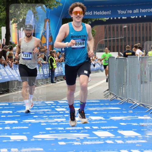 29.06.2025 - hella hamburg halbmarathon Strokosch-Dieckow http://msf.ph/oto/8381923 29.06.2025 10:24:09 Ziel 5612, 6816, 7331, 9269, 10234, 17614, 18569, 19041 meine-sportfotos.de