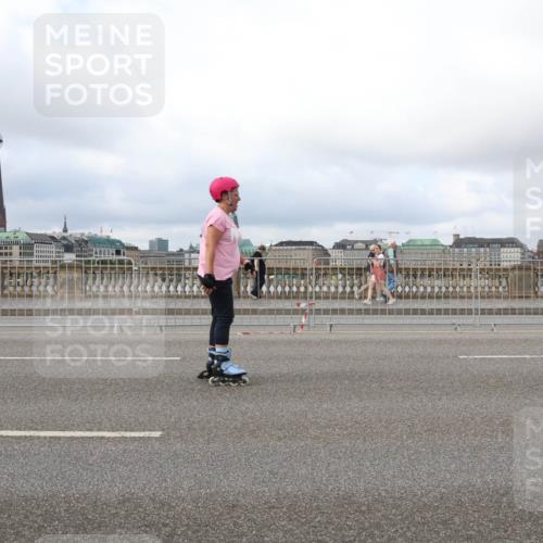 29.06.2025 - hella hamburg halbmarathon Lena Gebhardt http://msf.ph/oto/8381926 29.06.2025 09:15:11 Lombardsbrücke 20533 meine-sportfotos.de