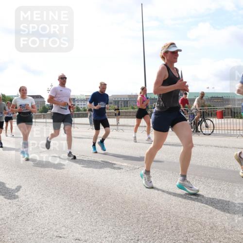 29.06.2025 - hella hamburg halbmarathon Lena Gebhardt http://msf.ph/oto/8381939 29.06.2025 10:15:35 Lombardsbrücke 16938, 16041, 9657, 14413, 125, 1296, 1440, 1524, 1745, 2110, 2281, 2720, 2989, 3417, 3513, 3650, 4007, 4466, 4492, 4494, 5069, 5271, 5739, 5986, 6317, 6376, 6576, 7452, 7809, 7810, 7941, 7942, 8237, 8256, 9192, 9307, 9423, 9657, 9847, 9975, 9997, 10108, 10608, 10775, 10858, 12457, 12469, 12521, 13179, 13197, 13453, 13500, 13818, 13951, 14413, 14423, 14550, 14552, 15150, 15307, 15740 meine-sportfotos.de