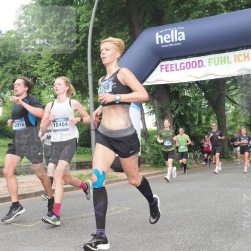 29.06.2025 - hella hamburg halbmarathon KatJ http://msf.ph/oto/8381974 29.06.2025 10:25:20 Zwischen KM18-KM19 1385, 2121, 2399, 5042, 6915, 6993, 7154 meine-sportfotos.de
