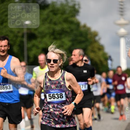 29.06.2025 - hella hamburg halbmarathon Dr. Thomas Lammeyer http://msf.ph/oto/8381978 29.06.2025 09:59:06 Kennedybrücke 1200, 1683, 1696, 1884, 2207, 2274, 2287, 2411, 2706, 2708, 3087, 3208, 3209, 3213, 3258, 3435, 3747, 3985, 4093, 4121, 4189, 4345, 4847, 4890, 5102, 5399, 5421, 5459, 5638, 5915, 6009, 6027, 6054, 6158, 6421, 6532, 6662, 6691, 6836, 6938, 7052, 7312, 7659, 8139, 8153, 8205, 8216, 8218, 8302, 8371, 8437, 8454, 8487, 8577, 8693, 8720, 8856, 8889, 8899, 8927, 8955, 9031, 9032, 9093, 9159, 9386, 9476, 9529, 9649, 9720, 9786, 9869, 9959, 10053, 10115, 10184, 10263, 10423 meine-sportfotos.de
