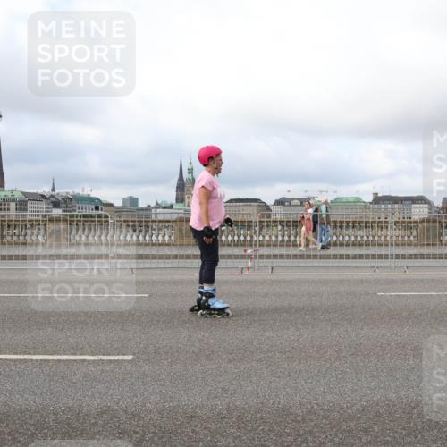 29.06.2025 - hella hamburg halbmarathon Lena Gebhardt http://msf.ph/oto/8381995 29.06.2025 09:15:11 Lombardsbrücke 20533 meine-sportfotos.de
