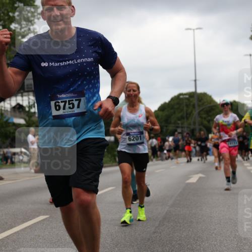 29.06.2025 - hella hamburg halbmarathon Yannick Fuchs http://msf.ph/oto/8382013 29.06.2025 10:54:55 20KM 1188, 1364, 1414, 1453, 1653, 2322, 2323, 2661, 3698, 5602, 5603, 5775, 6033, 6201, 6487, 6708, 6754, 6757, 6921, 7006, 7250, 7306, 7636, 7759, 7761, 8483, 8662, 9020, 9021, 9611, 9984, 10295, 10534, 11623, 11702, 11782, 12789, 12908, 13459, 13516, 15269, 16621, 17145, 17226, 17951, 17952, 18133, 18757, 19117, 19146, 19242 meine-sportfotos.de