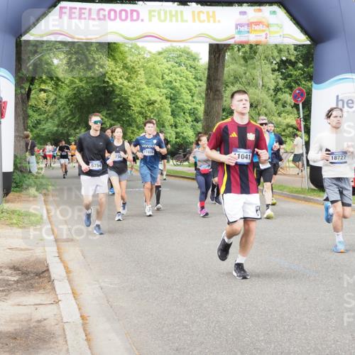 29.06.2025 - hella hamburg halbmarathon MichiJ http://msf.ph/oto/8382038 29.06.2025 10:46:36 Zwischen KM18-KM19 1019, 1544, 2730, 4238, 6033, 6087, 6438, 6754, 8326, 10281, 10301, 11041, 11250, 11935, 12564, 14732, 15344, 18377, 18727, 18855 meine-sportfotos.de