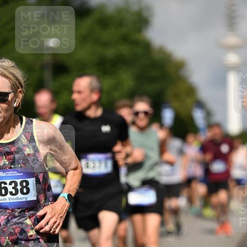 29.06.2025 - hella hamburg halbmarathon Dr. Thomas Lammeyer http://msf.ph/oto/8382048 29.06.2025 09:59:07 Kennedybrücke 1200, 1630, 1683, 1696, 1884, 2207, 2274, 2287, 2411, 2706, 2708, 3087, 3208, 3209, 3213, 3258, 3435, 3747, 3985, 4093, 4121, 4189, 4345, 4847, 4890, 5102, 5399, 5421, 5459, 5638, 5915, 6009, 6027, 6054, 6158, 6421, 6532, 6662, 6691, 6836, 6938, 7052, 7312, 7659, 8139, 8153, 8205, 8216, 8218, 8302, 8371, 8437, 8454, 8487, 8577, 8693, 8720, 8856, 8889, 8899, 8927, 8955, 9031, 9032, 9093, 9159, 9386, 9476, 9529, 9649, 9720, 9786, 9869, 9959, 10053, 10115, 10184, 10263, 10423 meine-sportfotos.de