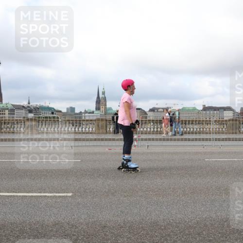 29.06.2025 - hella hamburg halbmarathon Lena Gebhardt http://msf.ph/oto/8382059 29.06.2025 09:15:11 Lombardsbrücke  meine-sportfotos.de
