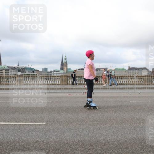 29.06.2025 - hella hamburg halbmarathon Lena Gebhardt http://msf.ph/oto/8382119 29.06.2025 09:15:11 Lombardsbrücke  meine-sportfotos.de