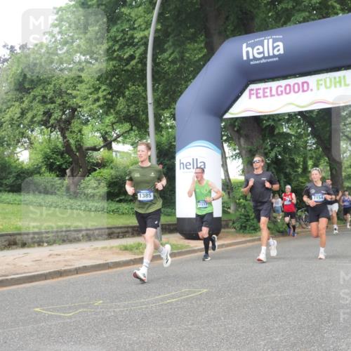 29.06.2025 - hella hamburg halbmarathon KatJ http://msf.ph/oto/8382129 29.06.2025 10:25:22 Zwischen KM18-KM19 1385, 2121, 2399, 5042, 6915, 6993, 7154 meine-sportfotos.de