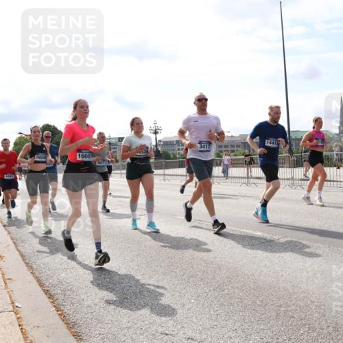 29.06.2025 - hella hamburg halbmarathon Lena Gebhardt http://msf.ph/oto/8382138 29.06.2025 10:15:36 Lombardsbrücke 4494, 16938, 16041, 9657, 3417, 14413, 1440, 1524, 2110, 2281, 2720, 2989, 3167, 3417, 3513, 3650, 4007, 4466, 4492, 4494, 5069, 5271, 5739, 5986, 6317, 6376, 6576, 7452, 7809, 7810, 7941, 7942, 8237, 8256, 9192, 9307, 9423, 9657, 9847, 9997, 10108, 10608, 10775, 10858, 12457, 12469, 12521, 13179, 13197, 13453, 13500, 13818, 13951, 14413, 14423, 14550, 14552, 15150, 15307, 15740 meine-sportfotos.de