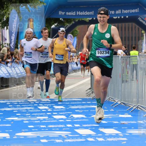 29.06.2025 - hella hamburg halbmarathon Strokosch-Dieckow http://msf.ph/oto/8382148 29.06.2025 10:24:04 Ziel 7331, 9269, 10234, 14753, 17614, 18569, 19041 meine-sportfotos.de