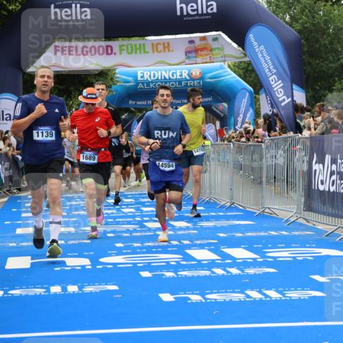 29.06.2025 - hella hamburg halbmarathon Strokosch-Dieckow http://msf.ph/oto/8382163 29.06.2025 10:46:55 Ziel 1139, 1689, 4091, 4377, 9794, 10122, 13728, 13940, 14385, 14415, 14449, 14594, 14783, 15825, 16081, 17172, 17492, 17892, 17979, 19105 meine-sportfotos.de