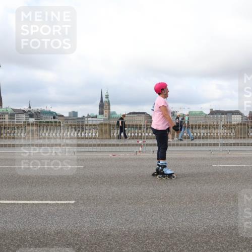 29.06.2025 - hella hamburg halbmarathon Lena Gebhardt http://msf.ph/oto/8382178 29.06.2025 09:15:11 Lombardsbrücke  meine-sportfotos.de
