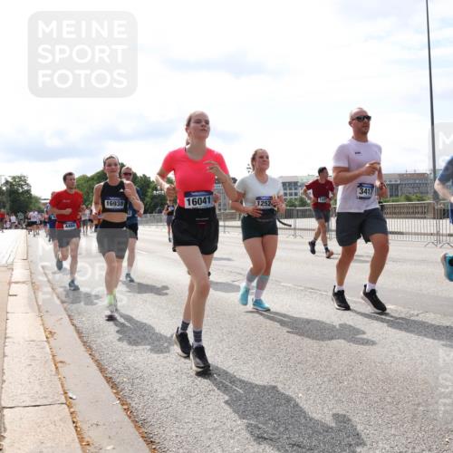 29.06.2025 - hella hamburg halbmarathon Lena Gebhardt http://msf.ph/oto/8382197 29.06.2025 10:15:36 Lombardsbrücke 4494, 16938, 16041, 144, 1252, 3417, 14413, 1440, 1524, 2110, 2281, 2720, 2989, 3167, 3417, 3513, 3650, 4007, 4466, 4492, 4494, 5069, 5271, 5739, 5986, 6317, 6376, 6576, 7452, 7809, 7810, 7941, 7942, 8237, 8256, 9192, 9307, 9423, 9657, 9847, 9997, 10108, 10608, 10775, 10858, 12457, 12469, 12521, 13179, 13197, 13453, 13500, 13818, 13951, 14413, 14423, 14550, 14552, 15150, 15307, 15740 meine-sportfotos.de