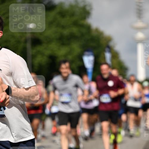 29.06.2025 - hella hamburg halbmarathon Dr. Thomas Lammeyer http://msf.ph/oto/8382198 29.06.2025 09:59:09 Kennedybrücke 1200, 1630, 1683, 1696, 1884, 2207, 2274, 2287, 2411, 2706, 2708, 3087, 3209, 3213, 3258, 3435, 3747, 3985, 4093, 4121, 4189, 4345, 4847, 4890, 5102, 5399, 5421, 5459, 5638, 5915, 6009, 6027, 6054, 6158, 6421, 6532, 6662, 6691, 6836, 6938, 7052, 7312, 7367, 7659, 8139, 8153, 8205, 8216, 8218, 8302, 8371, 8454, 8487, 8577, 8693, 8720, 8856, 8889, 8899, 8927, 8955, 9031, 9032, 9386, 9476, 9529, 9649, 9720, 9786, 9869, 9959, 10053, 10115, 10184, 10263, 10423, 11356 meine-sportfotos.de