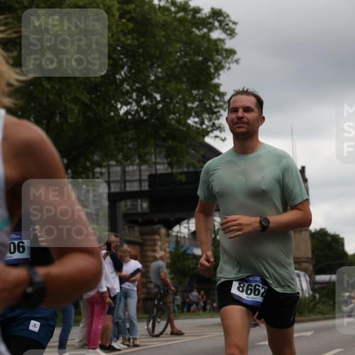 29.06.2025 - hella hamburg halbmarathon Yannick Fuchs http://msf.ph/oto/8382224 29.06.2025 10:54:57 20KM 1188, 1364, 1414, 1453, 1653, 1823, 2322, 2323, 2426, 2661, 3698, 5602, 5603, 5775, 6201, 6487, 6708, 6754, 6757, 6921, 7006, 7250, 7306, 7759, 7761, 8483, 8662, 9020, 9021, 9611, 9984, 10295, 10534, 11623, 11702, 11782, 12789, 12908, 13459, 13516, 15269, 16621, 17145, 17226, 17951, 17952, 18133, 18757, 19117, 19146, 19242 meine-sportfotos.de