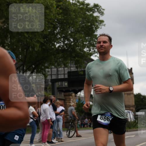 29.06.2025 - hella hamburg halbmarathon Yannick Fuchs http://msf.ph/oto/8382232 29.06.2025 10:54:57 20KM 1188, 1364, 1414, 1453, 1653, 1823, 2322, 2323, 2426, 2661, 3698, 5602, 5603, 5775, 6201, 6487, 6708, 6754, 6757, 6921, 7006, 7250, 7306, 7759, 7761, 8483, 8662, 9020, 9021, 9611, 9984, 10295, 10534, 11623, 11702, 11782, 12789, 12908, 13459, 13516, 15269, 16621, 17145, 17226, 17951, 17952, 18133, 18757, 19117, 19146, 19242 meine-sportfotos.de
