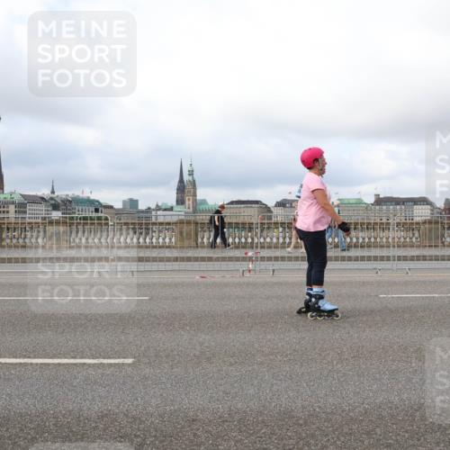 29.06.2025 - hella hamburg halbmarathon Lena Gebhardt http://msf.ph/oto/8382257 29.06.2025 09:15:11 Lombardsbrücke  meine-sportfotos.de