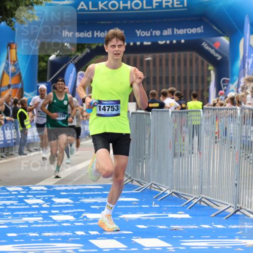 29.06.2025 - hella hamburg halbmarathon Strokosch-Dieckow http://msf.ph/oto/8382282 29.06.2025 10:24:00 Ziel 9269, 10234, 11194, 13440, 14753, 17614, 19041 meine-sportfotos.de